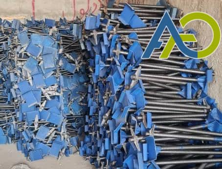 U Head Jack supporting single-sided concrete wall formwork, manufactured by Alborz Ghaleb for construction projects.
