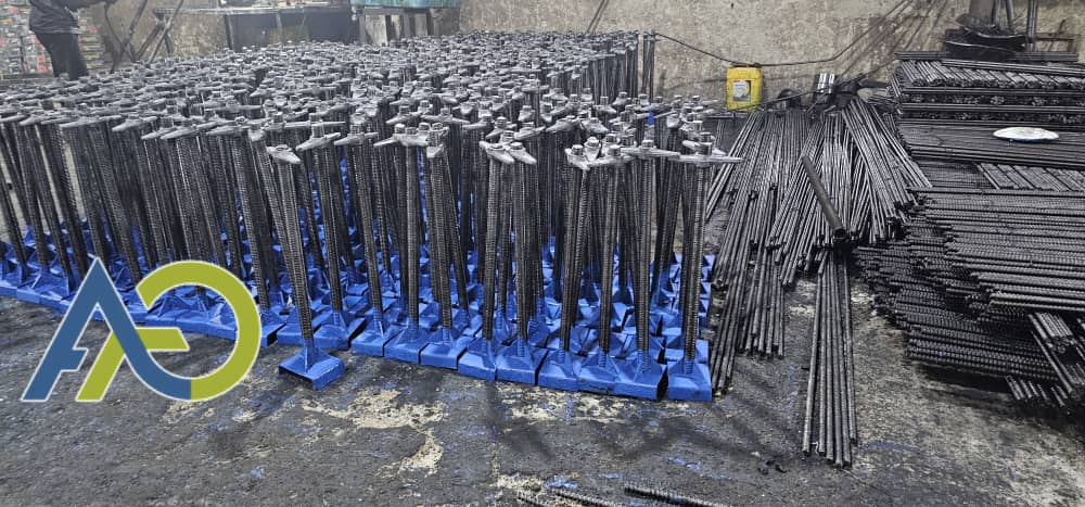 U Jack Scaffolding used in modular scaffolding system for leveling triangular scaffolding in a construction project.