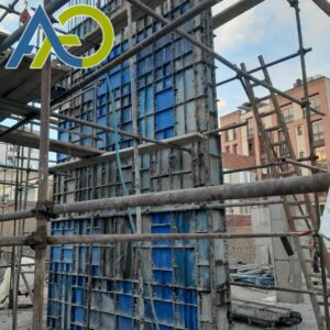 استفاده از داربست مدولار برای دسترسی ایمن در قالب‌بندی دیوار دو طرفه
