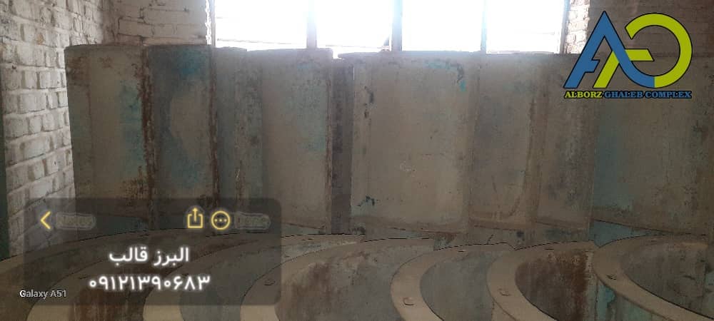 مجموعه قالب های بتن برای 8 ستون گرد 3 متری