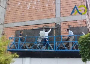 تکنسین در حال سرویس و تست ایمنی دستگاه کلایمر دست دوم