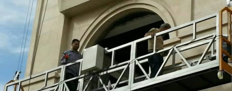 فرآیند سیستماتیک نماشویی از بالا به پایین با استفاده از بالابر نمای متحرک یا کلایمر